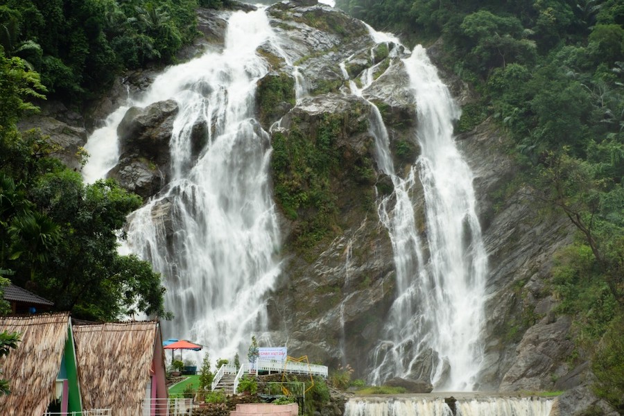 khu-du-lich-quang-ngai-thac-trang-minh-long