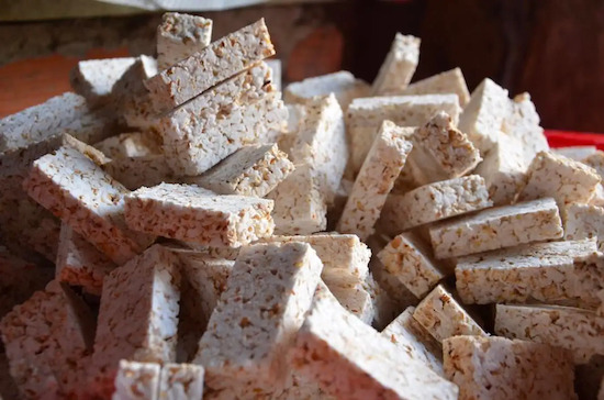Bánh Nổ Quảng Ngãi - Đặc Sản Truyền Thống Của Xứ Quảng 4 banh no quang ngai 2